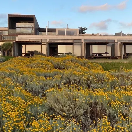 Villa Quaint, Chic And Artistic Seaside Villa Maceira (Lisbon)