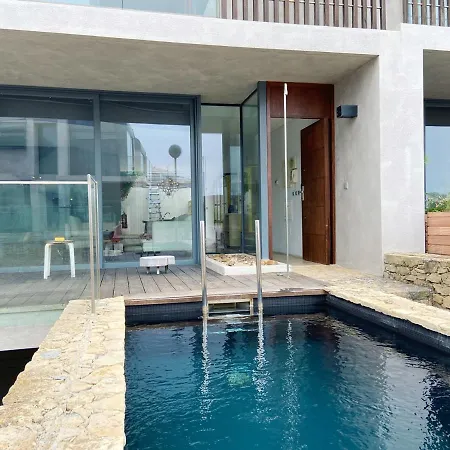Quaint, Chic And Artistic Seaside Villa Maceira (Lisbon)