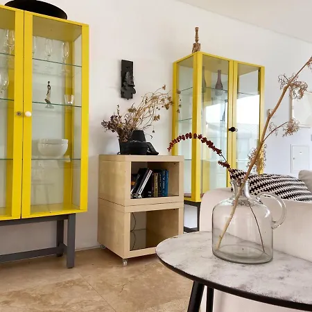 Quaint, Chic And Artistic Seaside Villa Maceira (Lisbon)