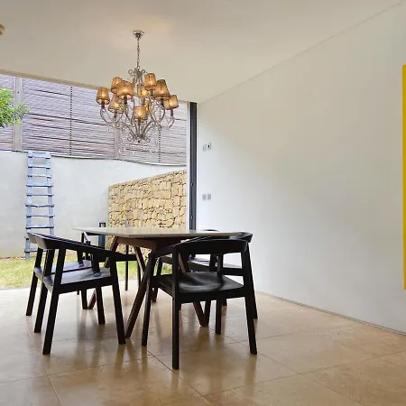 Quaint, Chic And Artistic Seaside Villa Maceira (Lisbon)