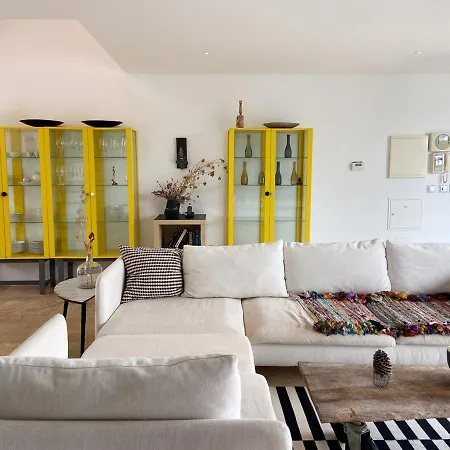 빌라 Quaint, Chic And Artistic Seaside Villa *