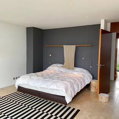 빌라 Quaint, Chic And Artistic Seaside Villa
