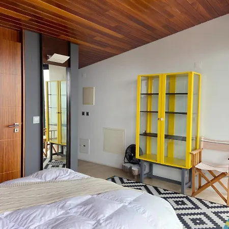 Quaint, Chic And Artistic Seaside Villa 마세이라