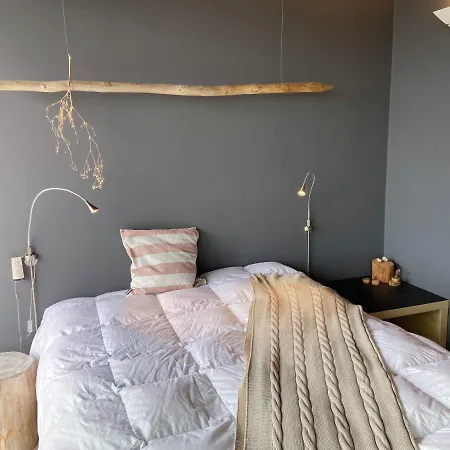 Quaint, Chic And Artistic Seaside Villa 빌라 *